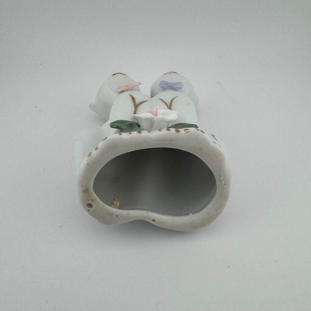 Vintage Ceramic White Twin Cats‎ Figurine Gold Trim Blue Pink Bows Flower Kitsch - Picture 5 of 6